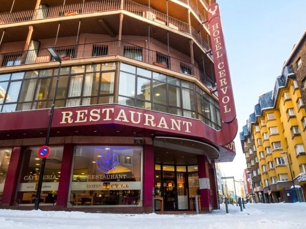 hotel CERVOL